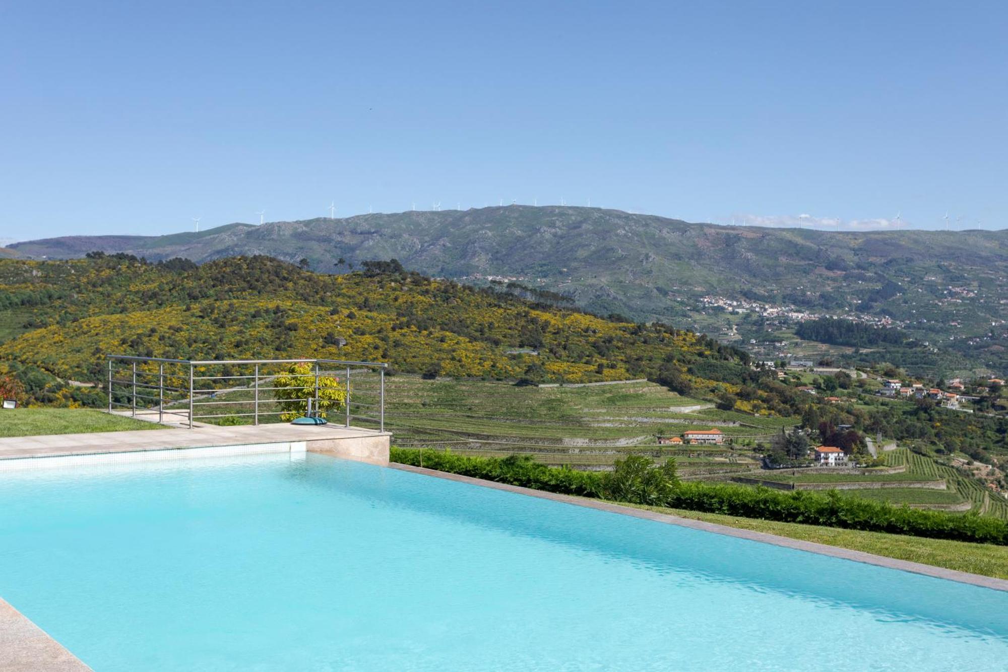 Spacious Villa Pool & Douro View By Host Wise Santa Marinha do Zezere Экстерьер фото